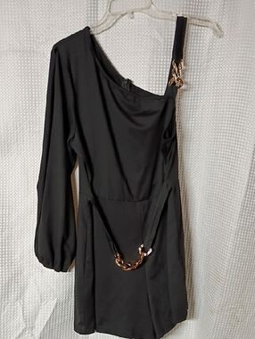 SHEIN Black One-Shoulder Chain Accent Romper
